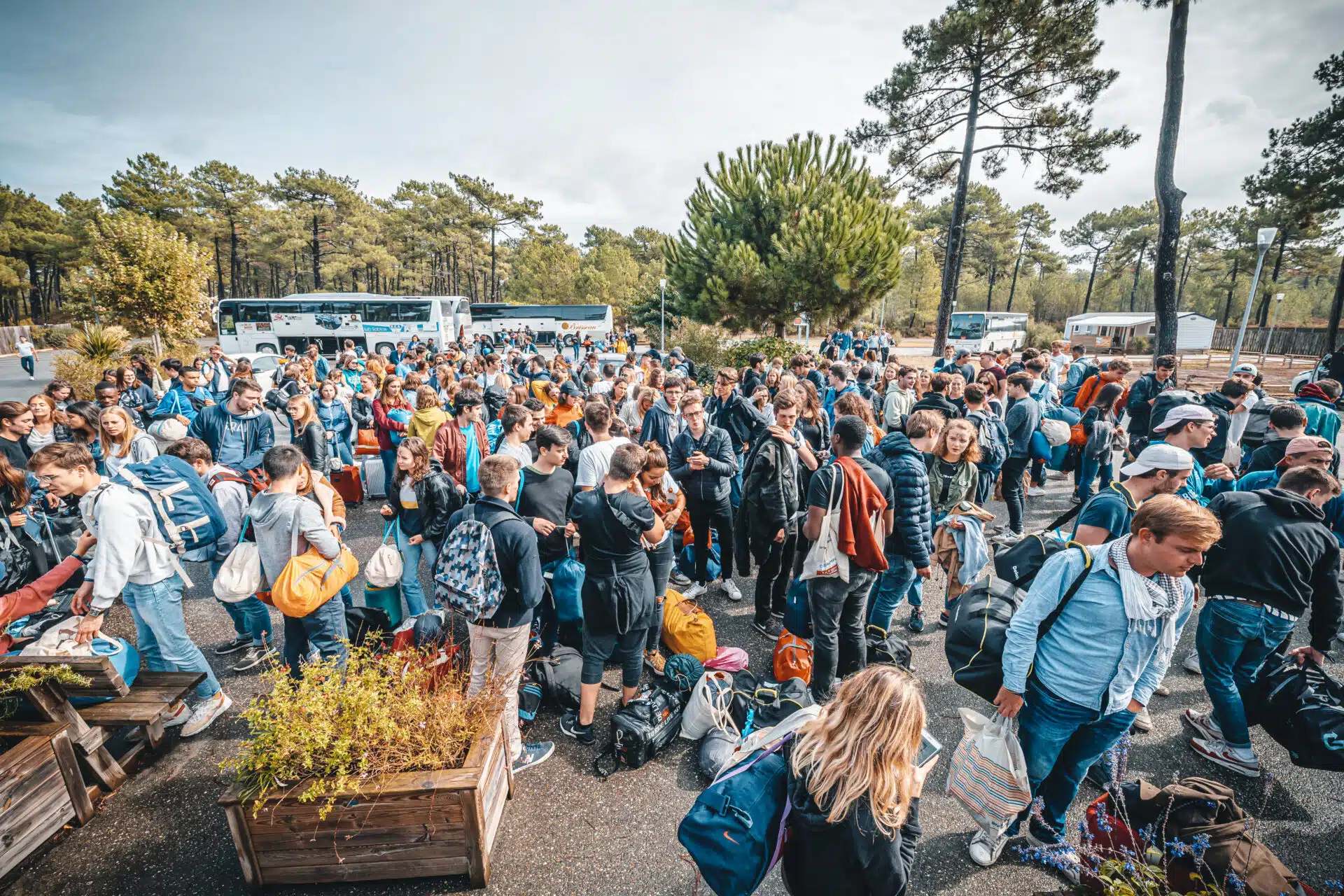 Arrivée des étudiants sur le camping pour le WEI