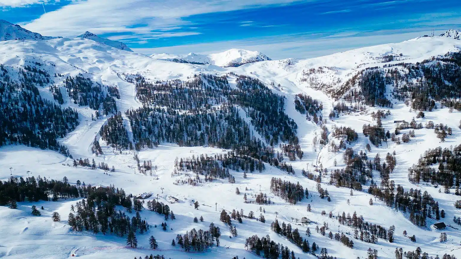 Domaine skiable haute altitude station ski étudiante